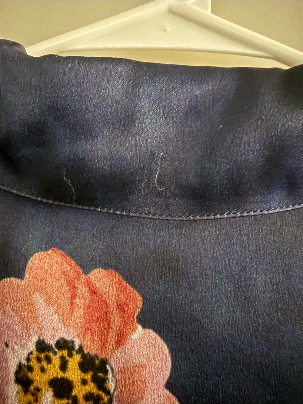 Vince Silk Women's Navy Floral Button-Up Shirt - Pink Flower Print - Picture 6 of 8